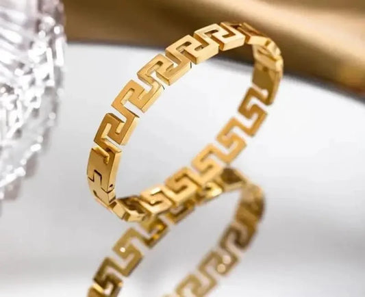WOMEN'S GREEK KEY BANGLE BRACELET STAIN , GOLD PLATED