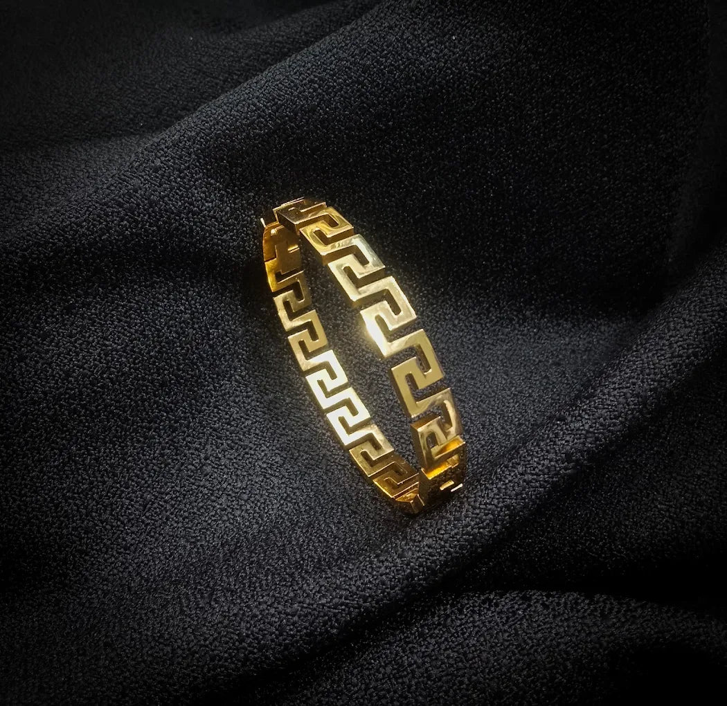 WOMEN'S GREEK KEY BANGLE BRACELET STAIN , GOLD PLATED